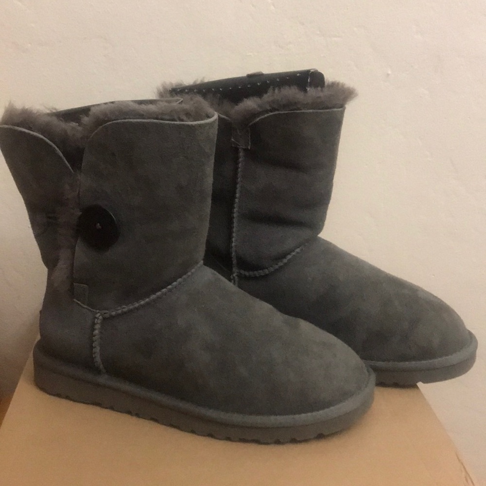 UGG W Bailey Button
